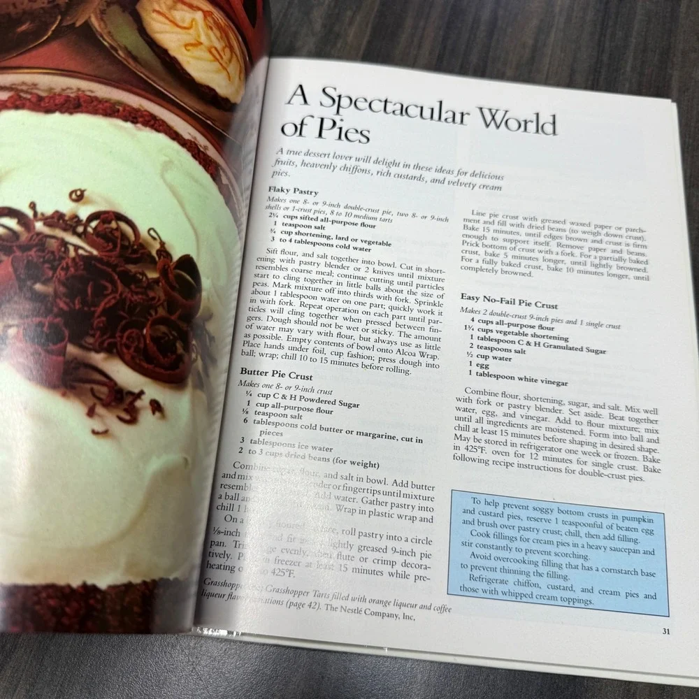 Famous Brands Desserts Cookbook Delicious Recipes Cakes Pies Pastries‎ Sweet
